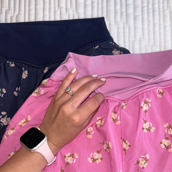 OFFLINE Women’s Floral Arie shorts | American Eagle | Athletic shorts | 2 Pair - Picture 4 of 5